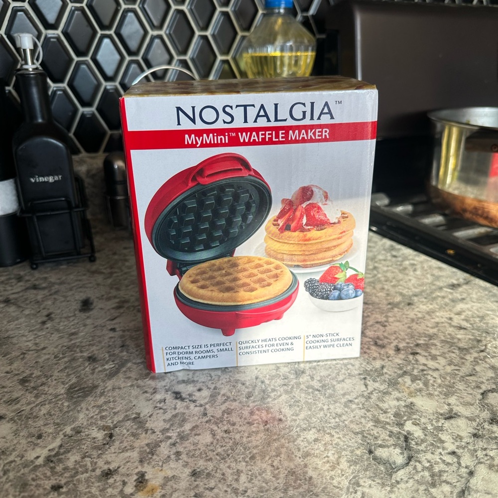 Nostalgia MyMini Red Waffle Maker